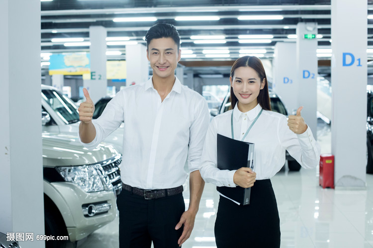 汽车销售服务人员的职责与挑战